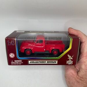Road Legends Collector's Edition 94243 1:43 Red 1953 Ford F100 Pickup Truck NEW
